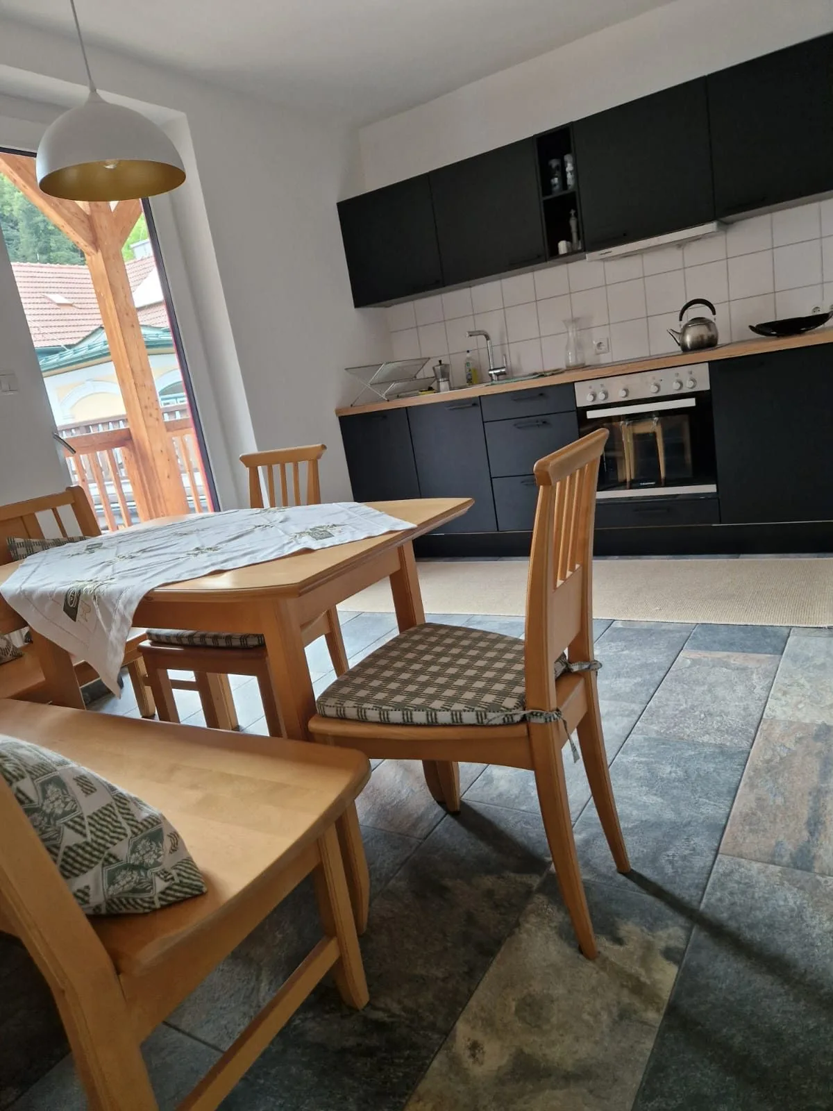 Premium Suite – Top 3 - 5